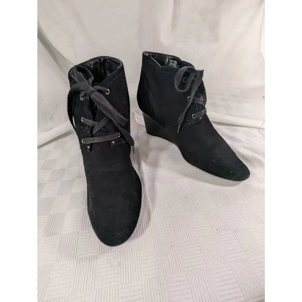LAUREN BY RALPH LAUREN! BLACK GENUINE SUEDE LEATHER WEDGE ANKLE BOOTS! SZ 7.5B